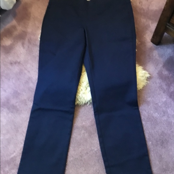 LIZ Clairborne Classic stretch, slimming  jeans - Picture 4 of 6